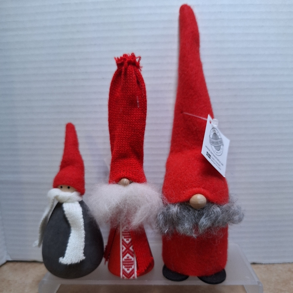 LARSSONS TRA Santa Wood Gnomes Red Felt Hat Gray Beard Winter Scarf Set Of 3